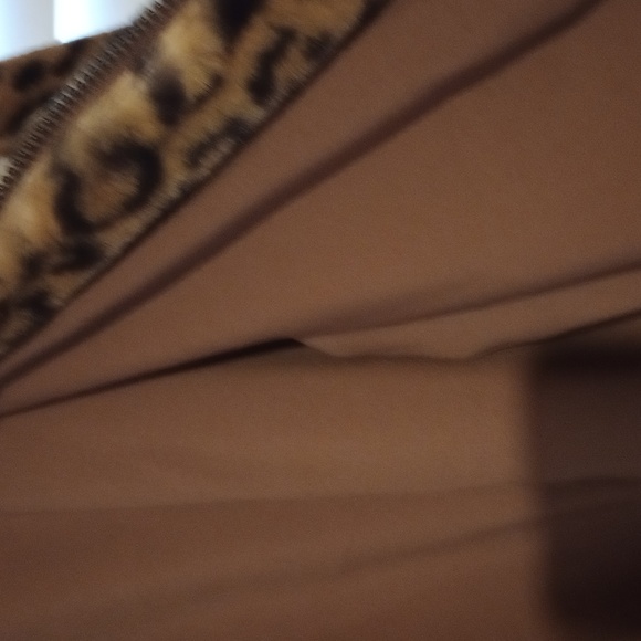 A jacket - Picture 2 of 5